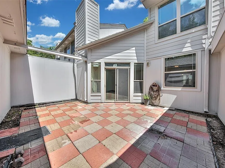 652 N Eldridge Pkwy — Photo 19