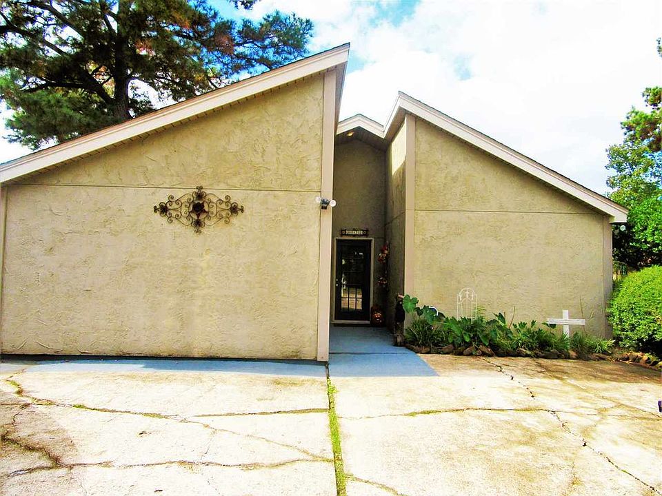 1st image of 3875 Heatherwood Dr