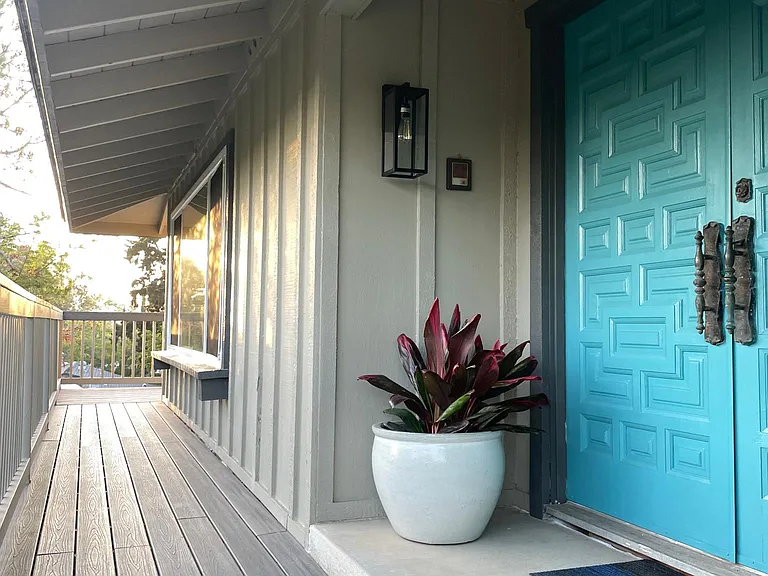 12822 Avenida La Valencia — Photo 3