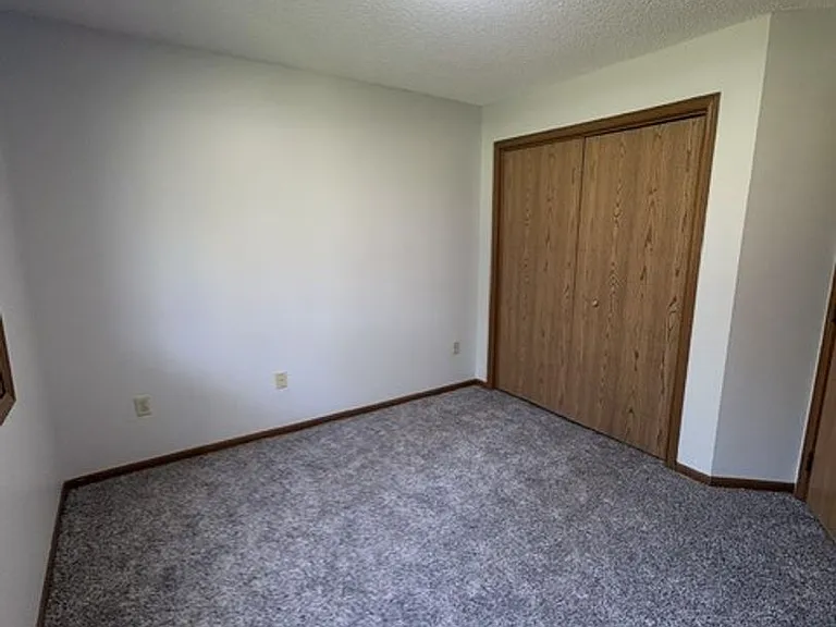 36 Plex - Village Green Apartments — Photo 13
