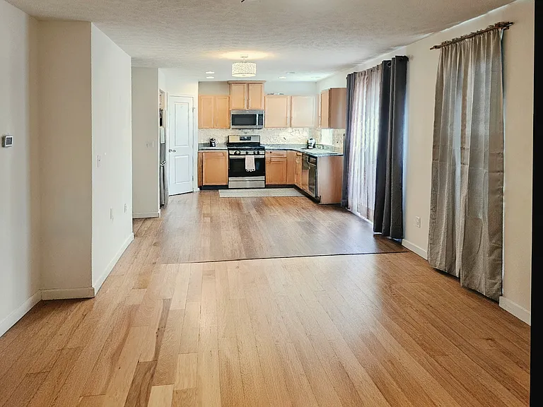 114 Glenridge Cir — Photo 13