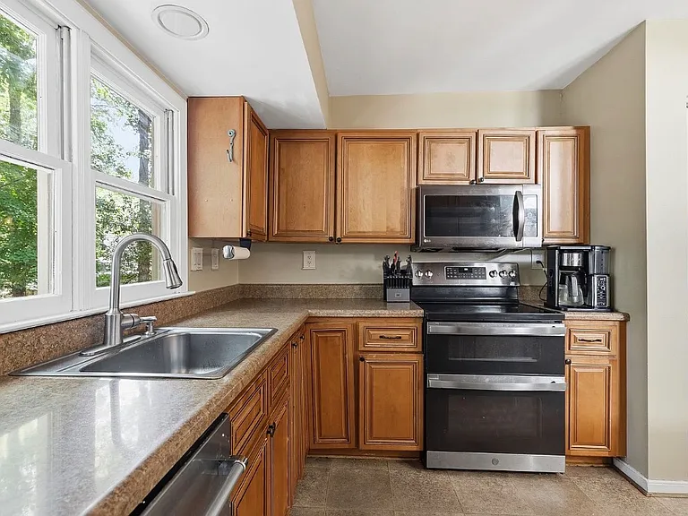 5613 Woods Walk Rd — Photo 5