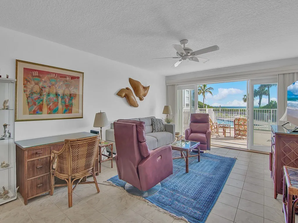 2700 Ocean Dr — Photo 3