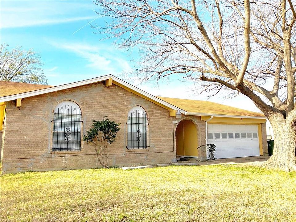 1st image of 205 Fleetwood Ct
