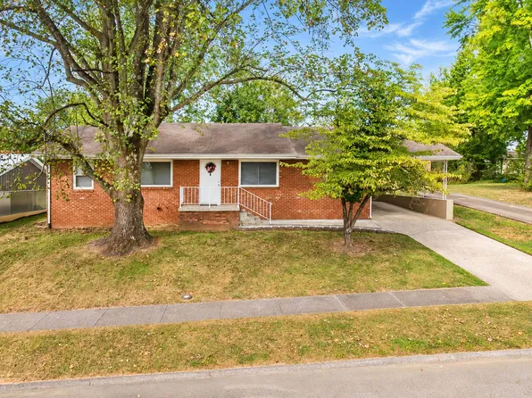 1208 Stratford Dr, Boonville, IN 47601