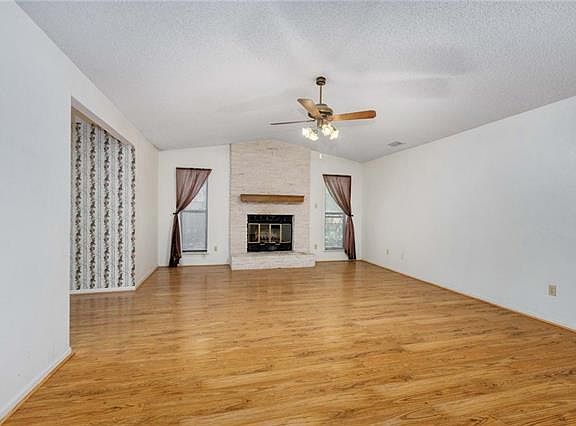 4th image of 12704 Shady Acres Dr