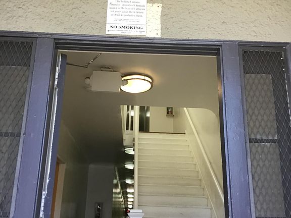 3rd image of 1156 W 36th Pl APT 5