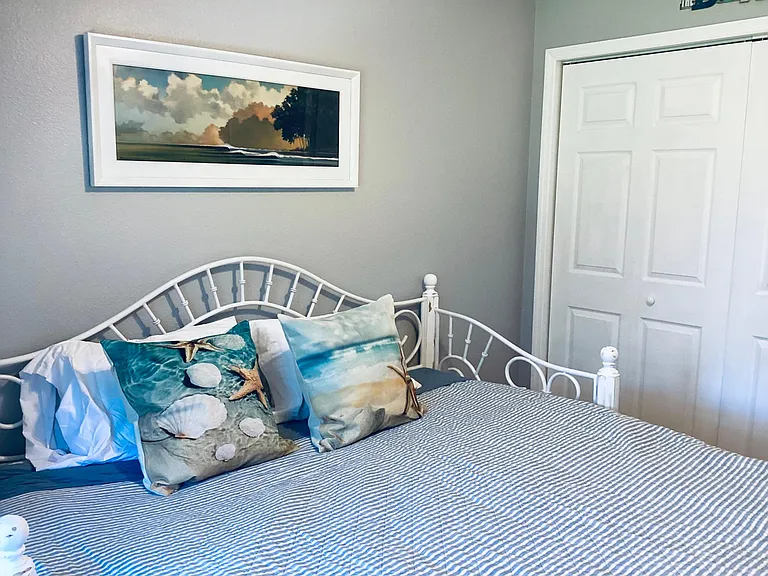 921 Cypress Wood Ln — Photo 44