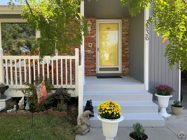 3336 SW Skyline Dr W, Topeka, KS 66614
