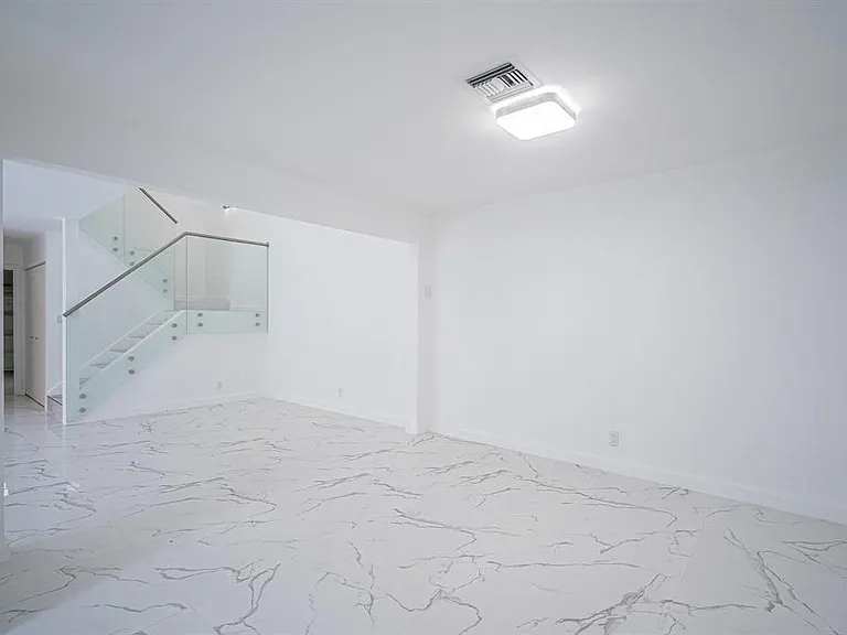 5536 Eton Ct — Photo 4