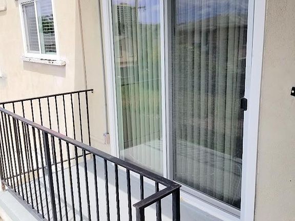 3rd image of 4070 Mississippi St #6