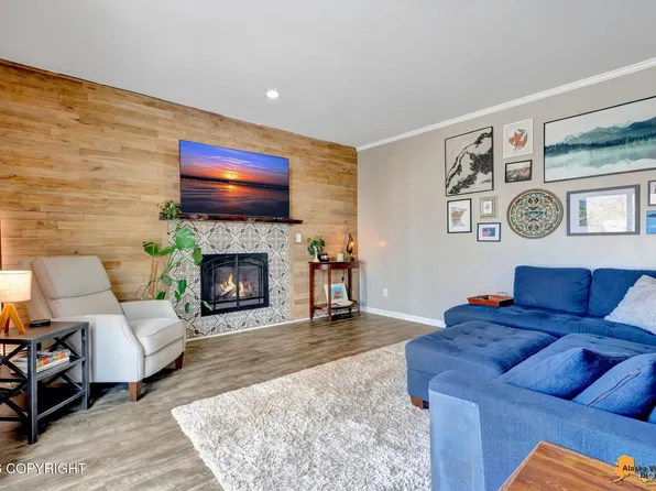 9818 E Chichagof Loop, Eagle River, AK 99577