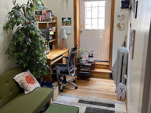 2nd image of 136 W 87th St APT 7