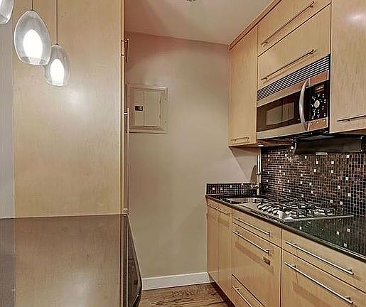 5th image of 77 W 55th St APT 8A