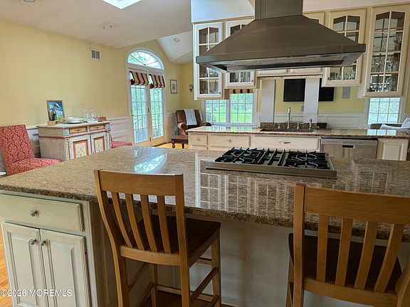 4th image of 14 Silverbrook Place