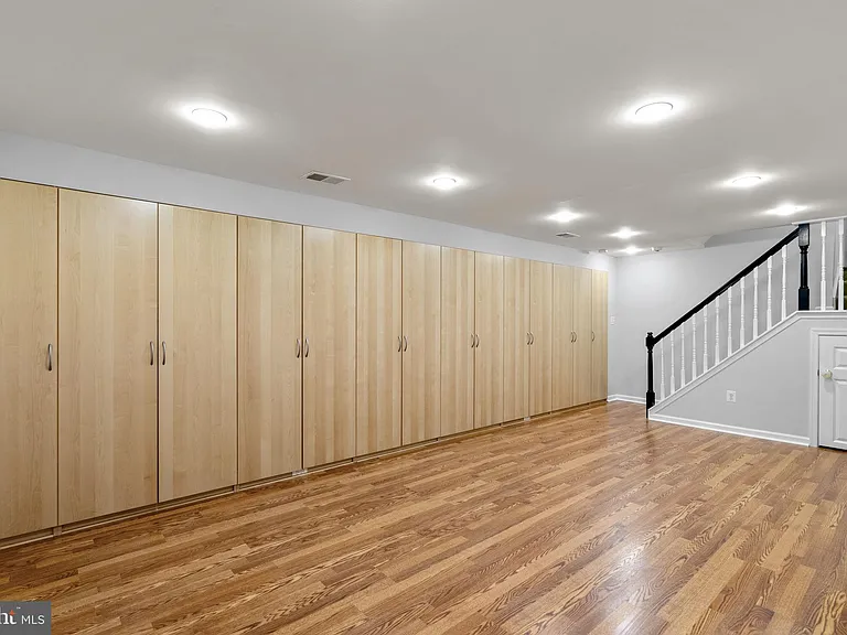 1119 Halesworth Dr — Photo 38