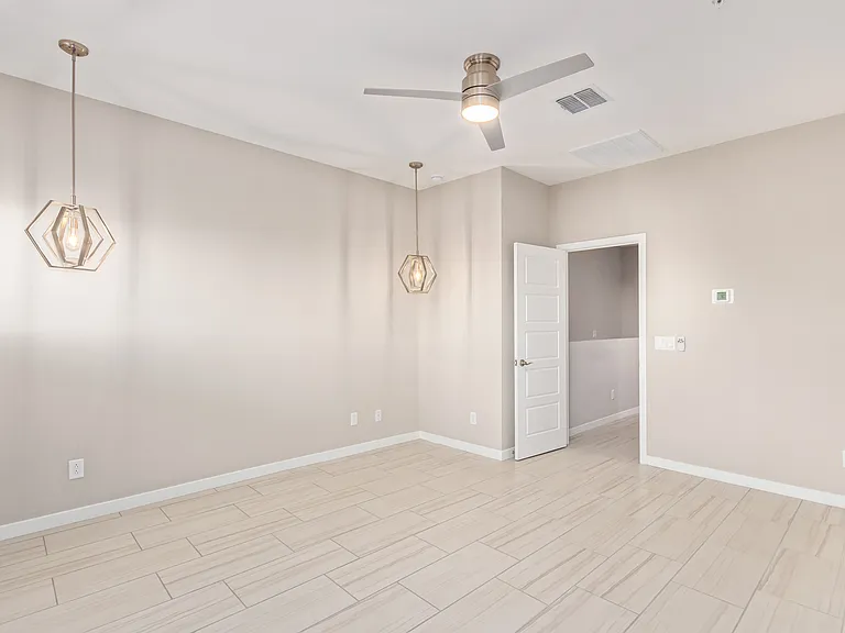2134 W Harmont Dr — Photo 42