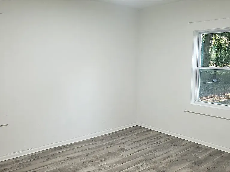 1690 Townsend St — Photo 11