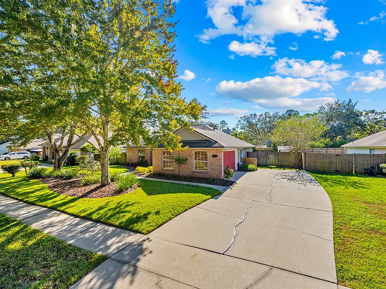 607 Hibernia Oaks Dr — Photo 2