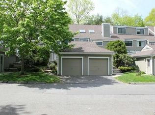 42 Country Walk, Shelton, CT 06484