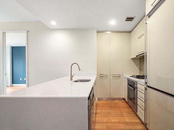 3rd image of 1102 49th Ave #4G