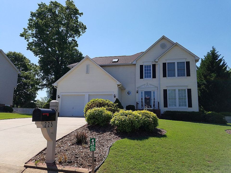 2nd image of 225 W Poplar Ridge Dr