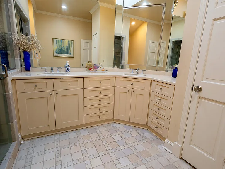 510 Berkeley Sq — Photo 11