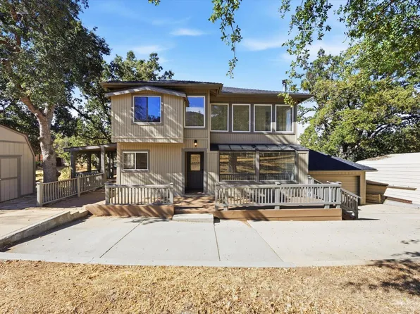 17895 Saint Moritz Dr, Tehachapi, CA 93561
