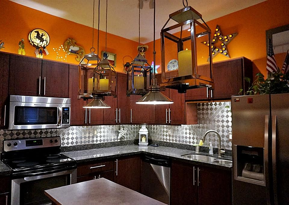 1st image of 2205 McKinney St APT 312