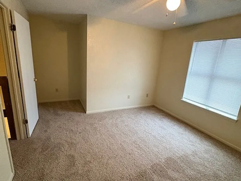 909 Bruce Way — Photo 11