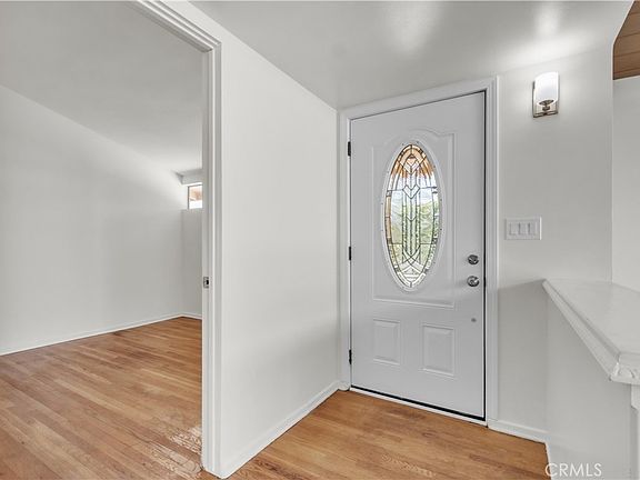 5th image of 16433 Kingsbury St