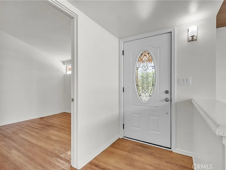 16433 Kingsbury St — Photo 5
