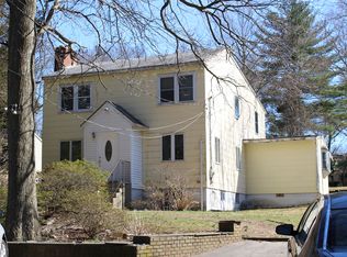 26 Valley Rd, Northport, NY 11768