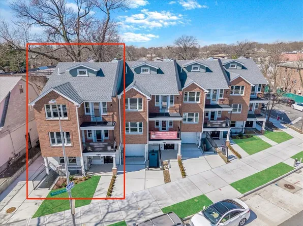 37-12 Francis Lewis Boulevard image 1 of 38