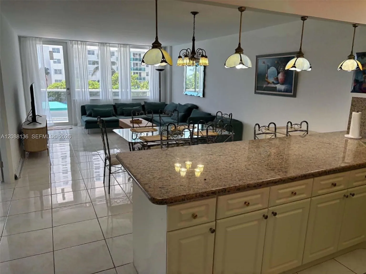 Sea Air Towers Condo — Photo 3