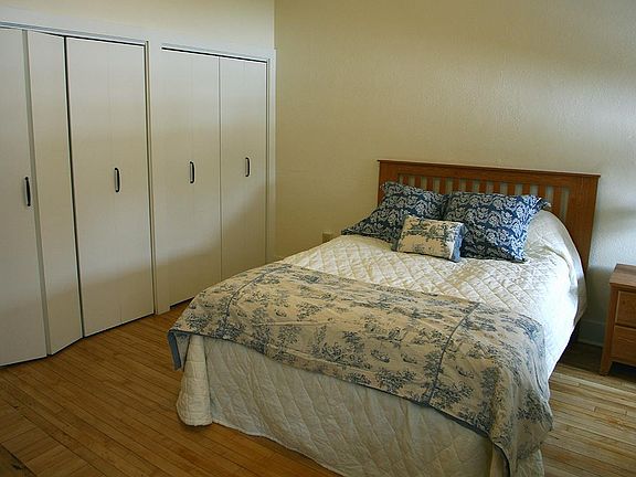 2nd image of 715 B Ave E APT 8
