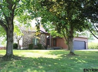 129 Windswept Dr E, Amsterdam, NY 12010