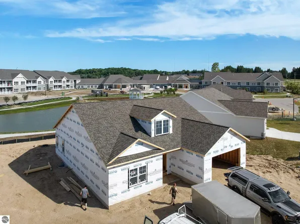 5109 Sheffer Farm Rd, Traverse City, MI 49685