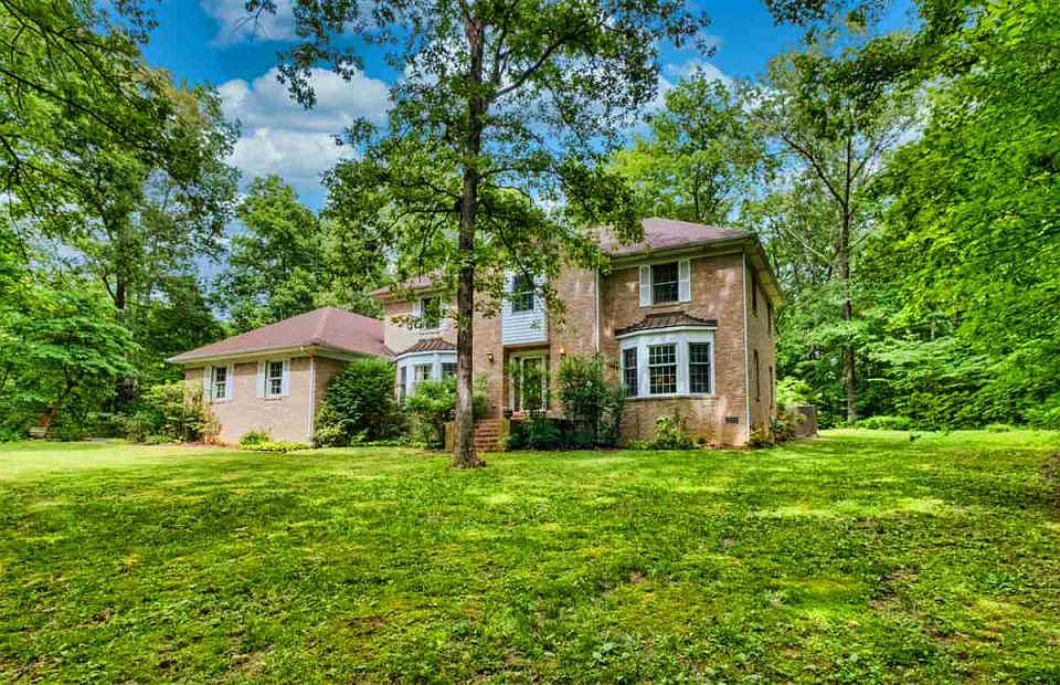 1st image of 107 Hickory Hill Ln