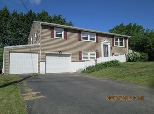 142 Murphy Ln, Chicopee, MA 01020
