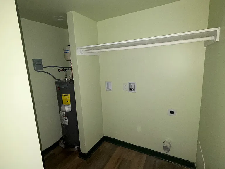 2112 Davenport St — Photo 3