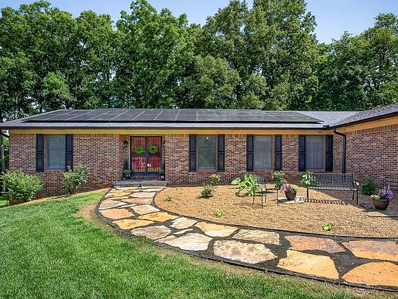 4th image of 1331 Apple Valley Ct