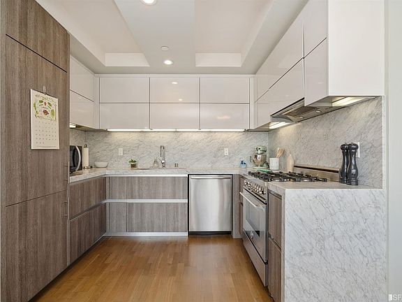 5th image of 2299 Market St APT 202