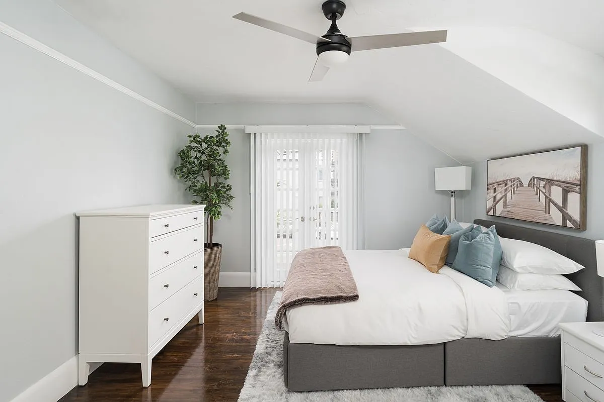 2 bed, 1.0 bath, 800 sqft, $3,500 — Photo 4