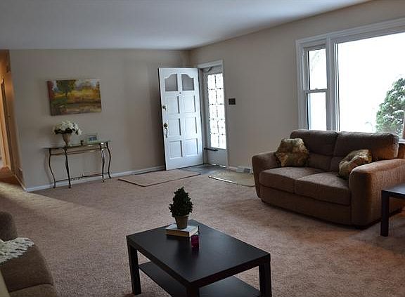Living room 2nd view