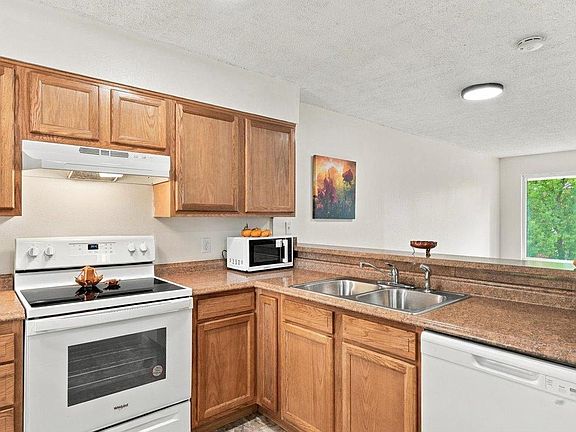 2nd image of 1705 Heatheridge Rd #J-203