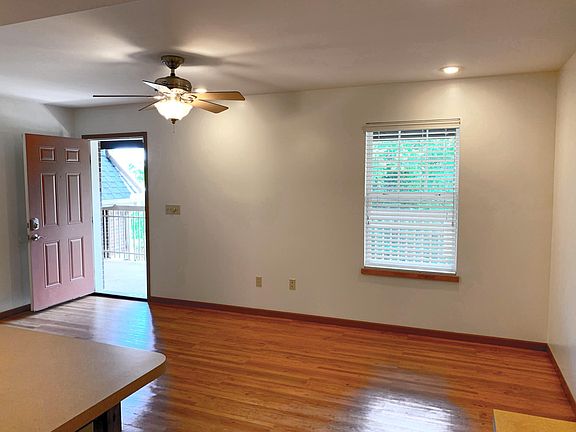 3rd image of 620 W Lafayette St APT 2