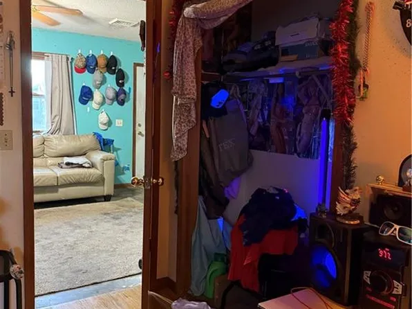 223 N 4th St, Iola, KS 66749