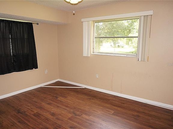 4th image of 590 Grove Ave