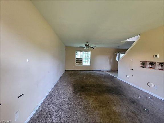 4th image of 1005 Meadow Oak Dr